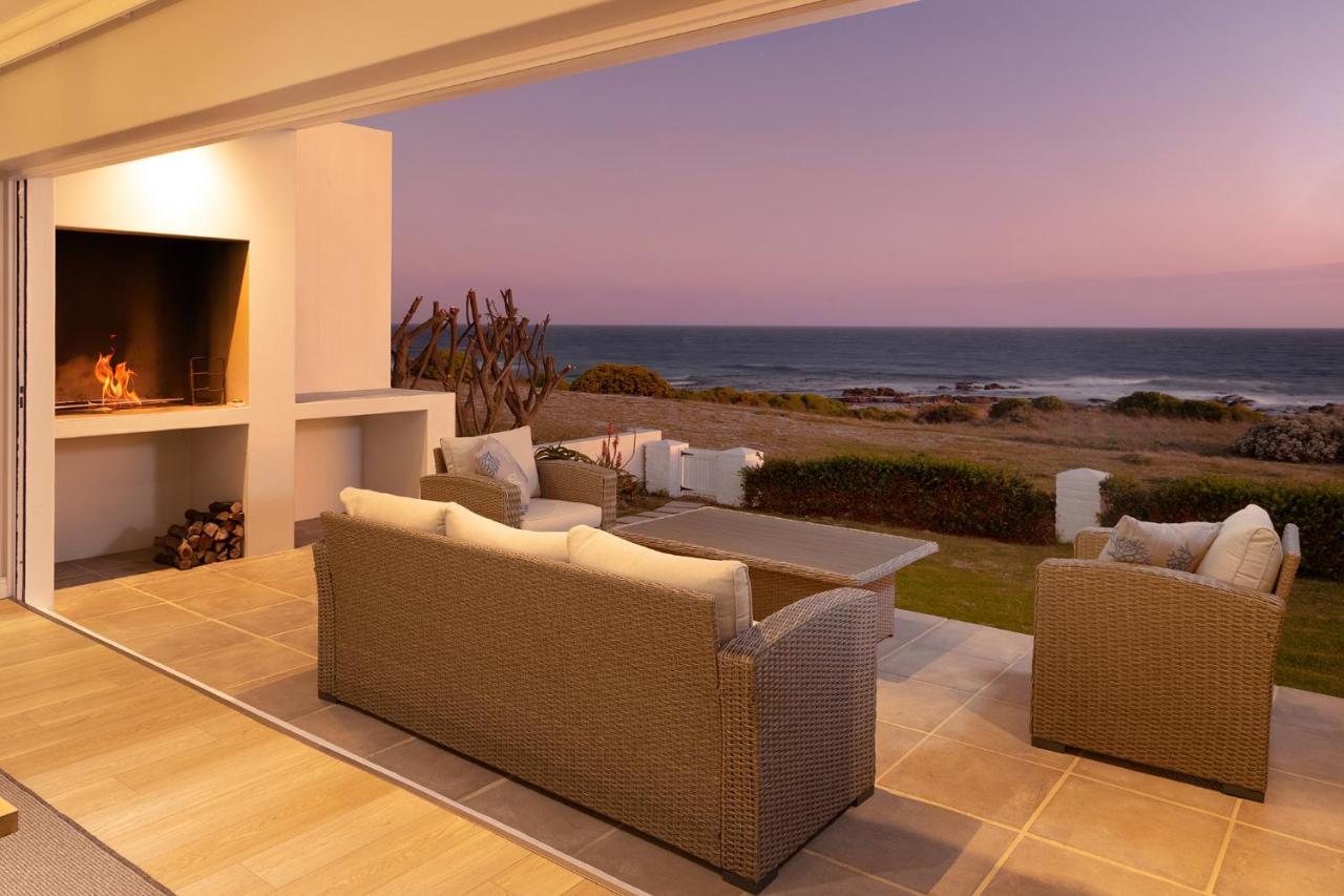 Seapearl Oceanfront Villa And Cottage Hermanus Exteriör bild