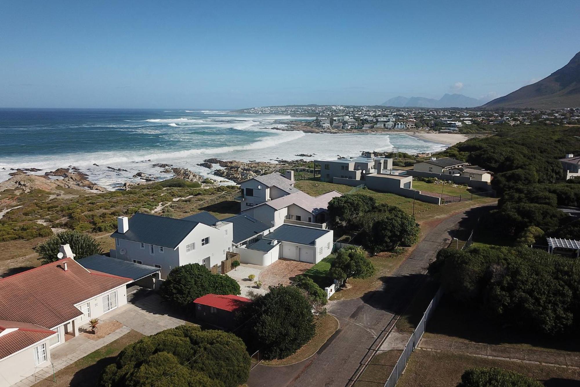 Seapearl Oceanfront Villa And Cottage Hermanus Exteriör bild