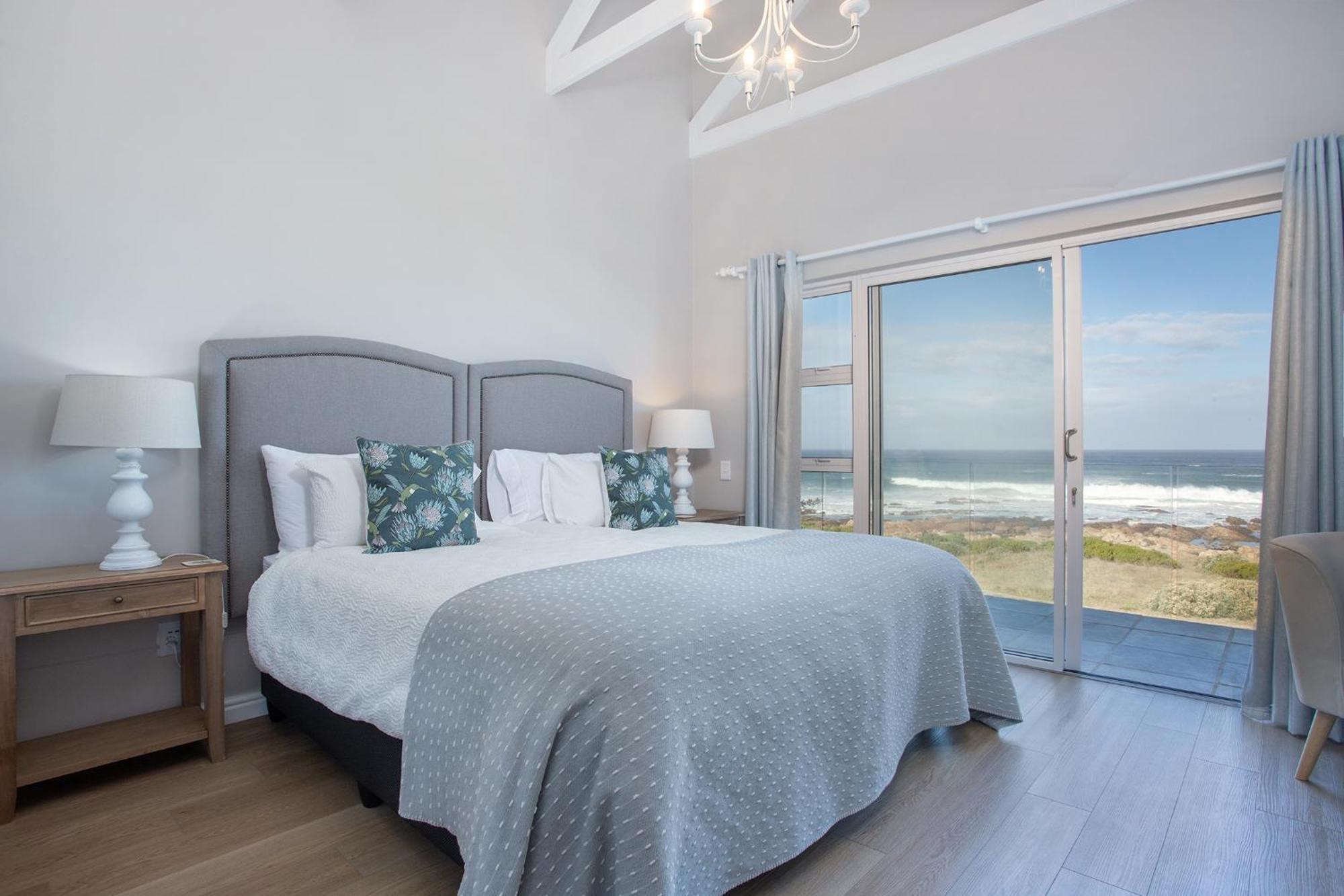 Seapearl Oceanfront Villa And Cottage Hermanus Exteriör bild